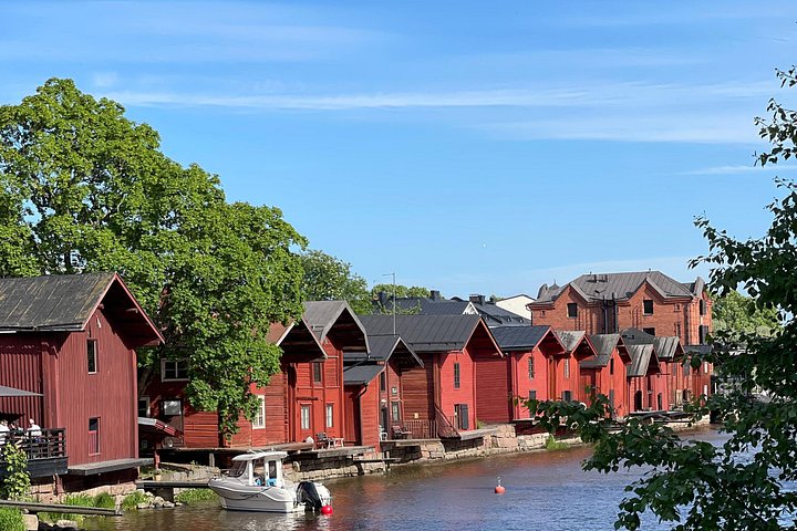 Helsinki Highlights and Porvoo tour