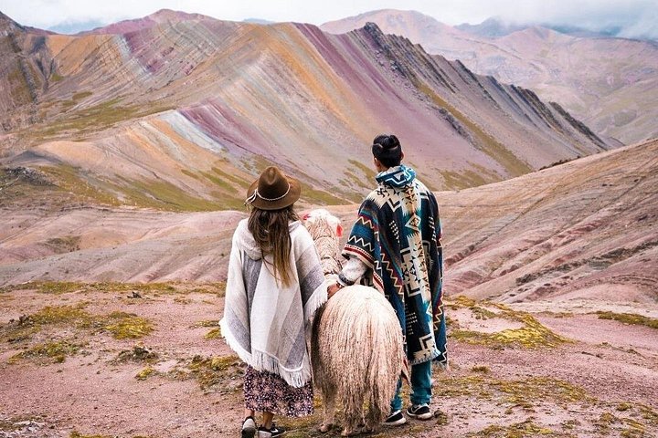 Private Palccoyo Rainbow Hike Without the Crowds