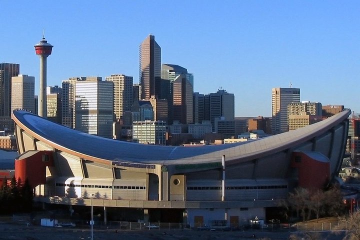 Airport Shuttle: Calgary Airport --- Downtown Calgary