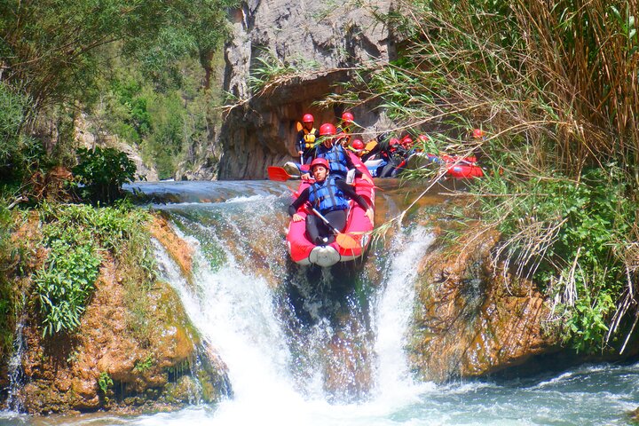 Cano-Rafting