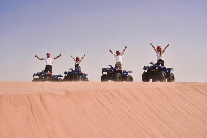 Ganztägige private Katar-Wüstensafari-Tour nach Khor Al Adaid