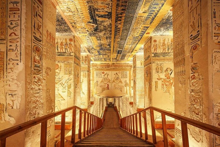 Private Tour to Valley of the Kings and Queens, Colossi and Hatshepsut