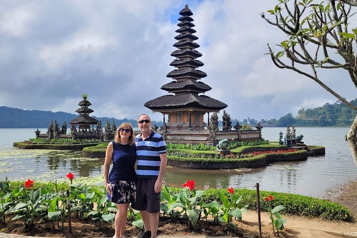 North Bali Tour: Ulun Danu, Jatiluwih, Bali Handara & Waterfall