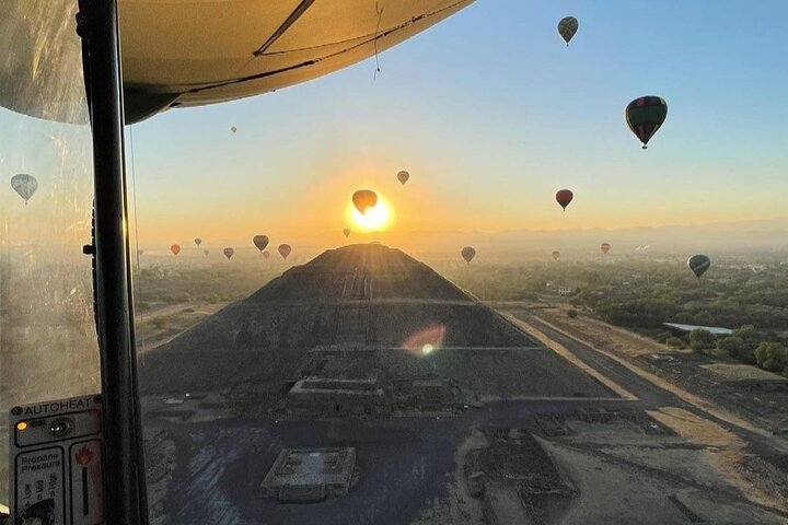Teotihuacán Hot Air Balloons from We Fly