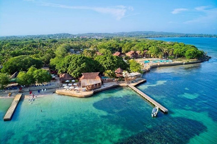 Full-Day in Isla del Encanto with Lunch
