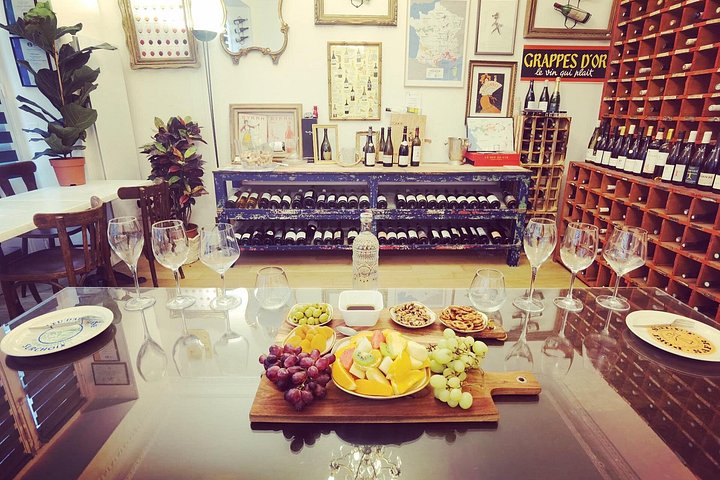 The only Paris Wine Tasting experience you need to do - 2 hours