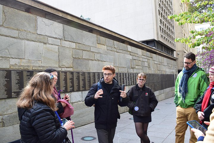 Paris Jewish Heritage: Le Marais & Montmartre Guided Walking Tour