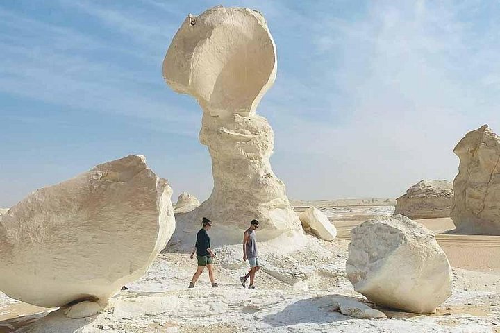 Overnight Safari Adventure in Bahariya and the White Desert