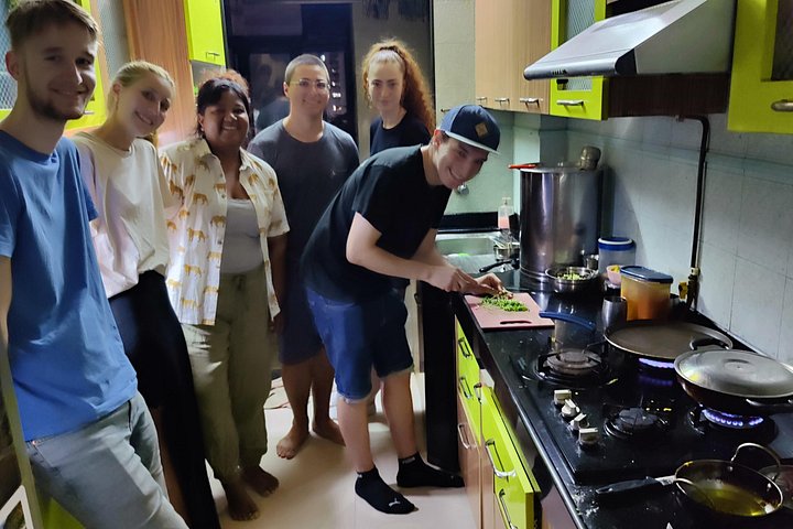 Mumbai Street Food Experience in a Local Home with Reshma