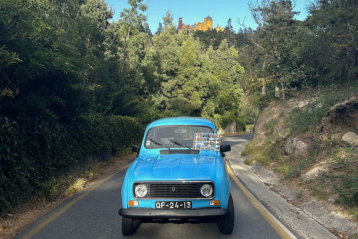 1 Hour Private Sintra Sightseeing Tour by Renault 4L