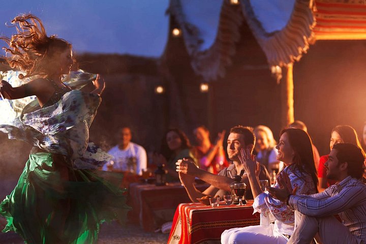 Desert Safari in Dubai with Buffet Dinner and Desert Activities