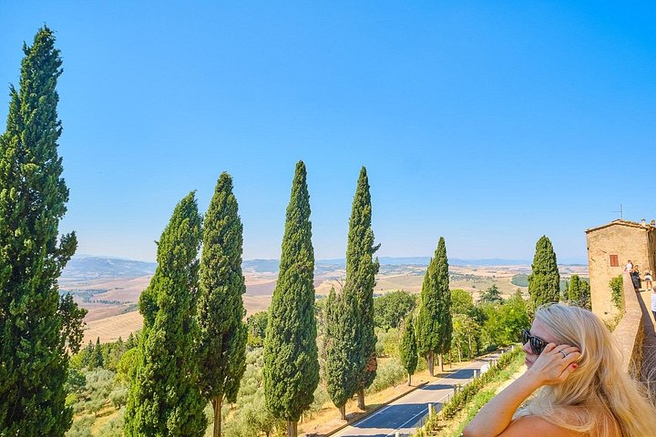 Full Day Tour to Val d'Orcia and Gladiator's Fields with Wines