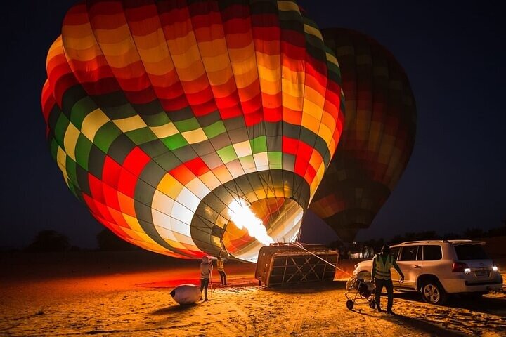 Enjoy Dubai Beautiful Desert By Hot Air Balloon
