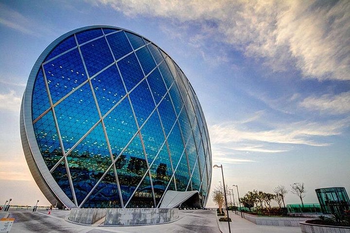 Abu Dhabi City Tour with Qasr Al Watan and TeamLab Phenomena