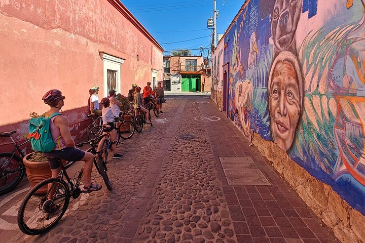 Bicycle Tour through Oaxaca learning about its Urban Art and History