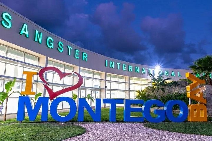 Private Montego Bay Airport Transfer to Falmouth Trelawny