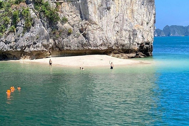 Private canoe from Ha Long Discovery Lan Ha Bay: Kayaking, Biking