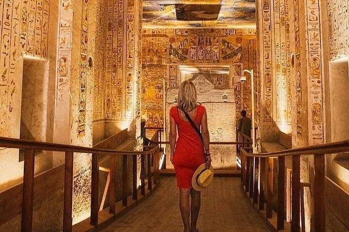 Luxor Day Tour including Nobles artisans Valley and Museums Tour