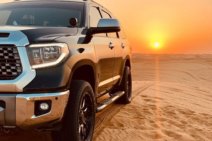 Dubai Desert Safari Tour 4x4 with Locals BBQ and Shows