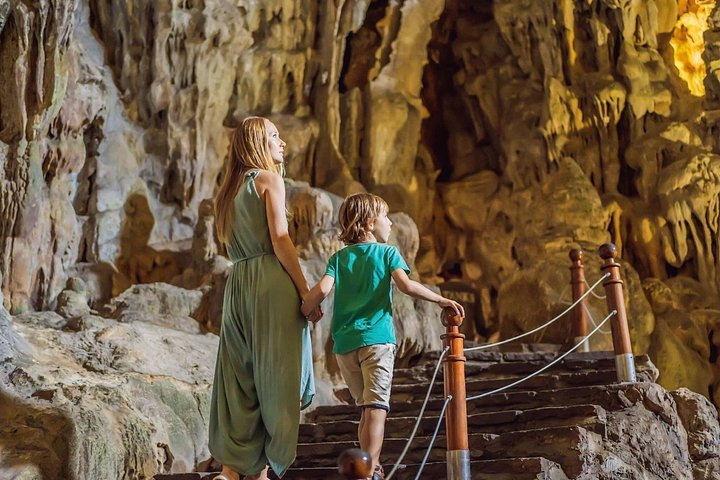 6-Hour Halong Bay Scenic Cruise with Kayaking & Deluxe Lunch
