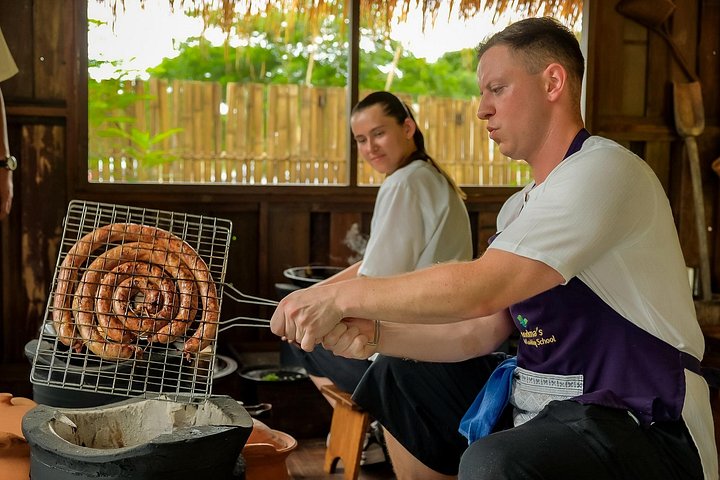 Cook Local Northern Thai Food in Traditional House