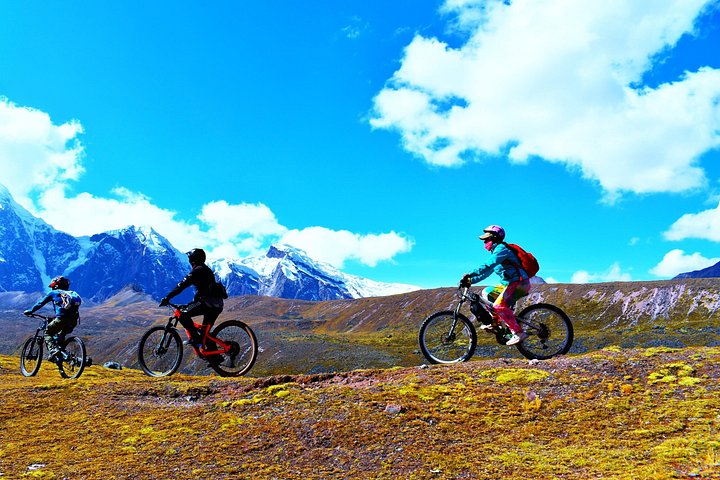 Biking and Hiking Tour to Machu Picchu 4 Days