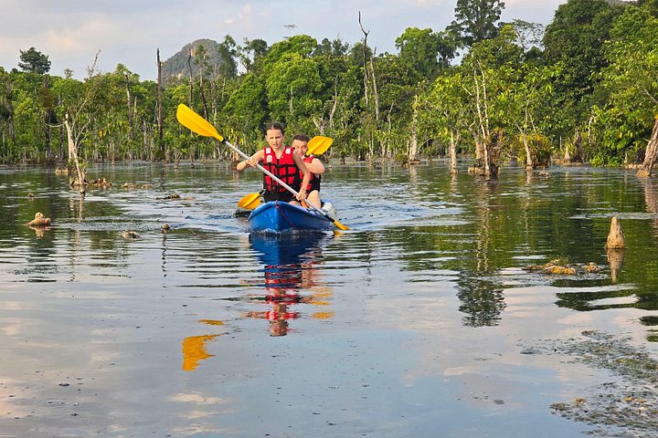 Krabi: Small-Group Kayak, Cave, and Beach Tour with Pickup
