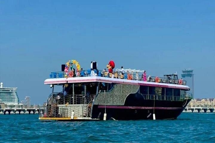 Dubai Marina Premium Cruise Luxury Yacht With Dinner