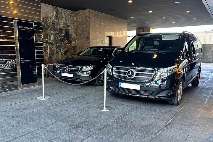 Private Transfer between Porto Airport and Hotel