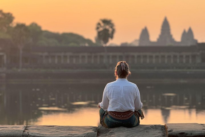 Personalized Angkor Wat Sunrise Day Tour by Tuk Tuk
