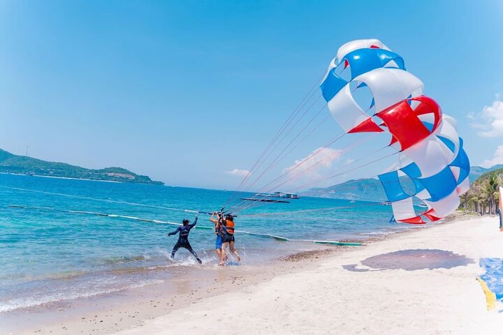 Island Hopping Tour and Floating Party Nha Trang
