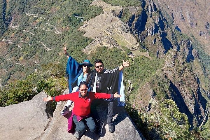 Sacred Valley and Machu Picchu Tour in 2 days with Peru Vip