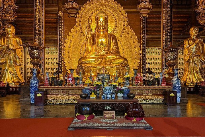Private Day Trip Discover Bai Dinh Pagoda, Trang An & Mua Caves