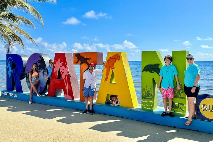 Customizable Roatán Private Tour: Rum, Chocolate & Island Culture
