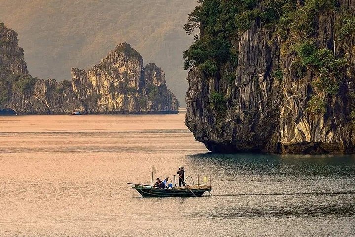 Best Lan Ha Bay Sunset Tours with Swimming & Kayaking
