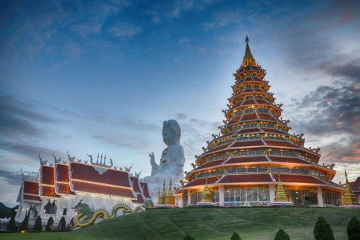 From Chiang Mai: Chiang Rai White Blue Red Temples Day Tour