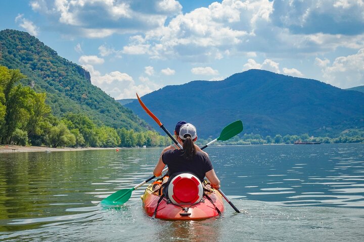 Budapest Small Group Danube Bend Hiking and Kayaking Tour