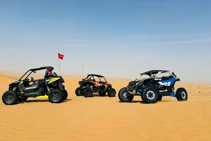 Buggy Ride 30 minutes Desert Safari in Dubai with Dinner & Shows
