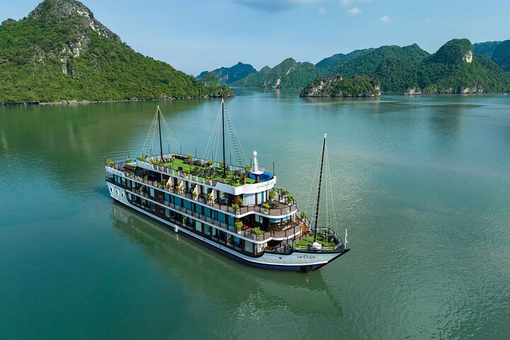 Hanoi to Halong & Lan Ha Bay: 2-Day 5-Star Cruise with Balcony