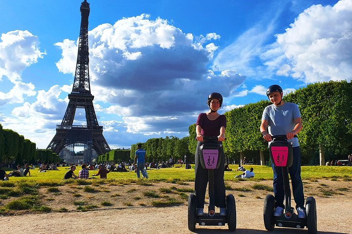 Paris Segway Express Tour (12 monuments in 1 hour and 30 minutes)