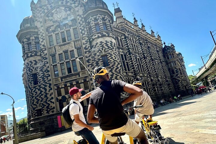 Medellin Private E-Bike Tour with Gourmet Lunch included.