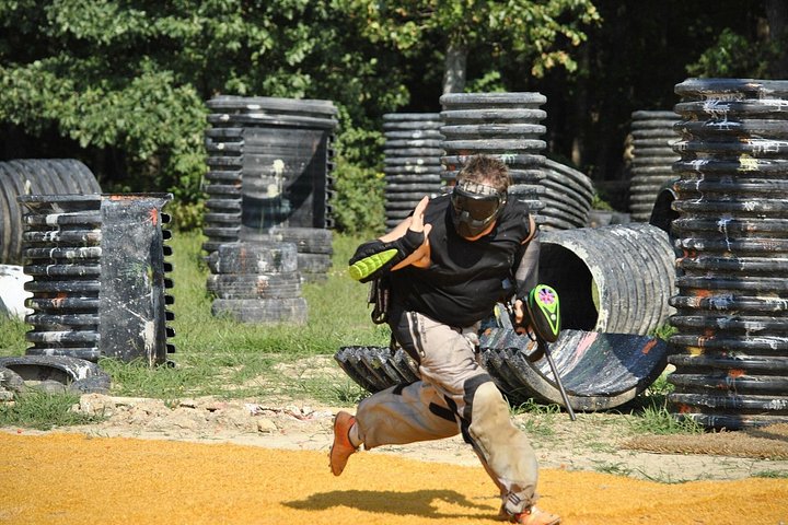 Prague Action Day: boat, brunch, paintball, party