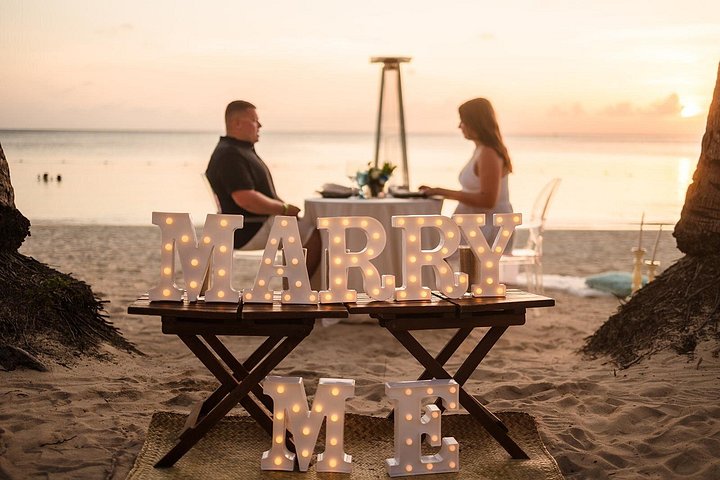 Proposal in Roatan with Professional Photographer