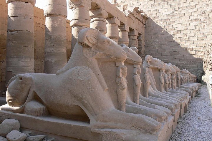 discover Luxor in one day To East and West Bank Tombs & Temples