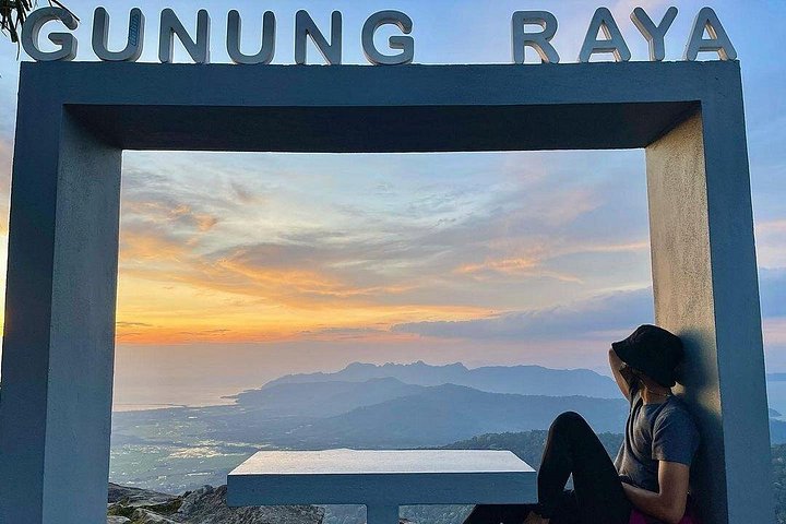 Kilim Geopark Sunset Mangrove Boat Including Mount Raya Peak View
