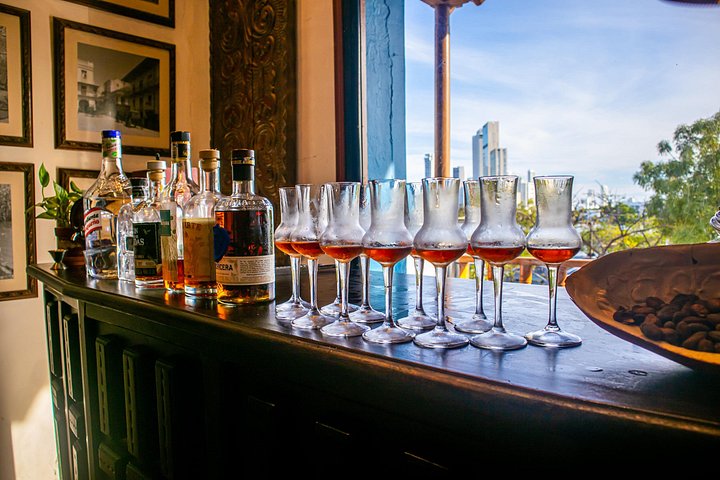 Rum & Chocolate Tasting with Chocolate Factory Tour in Cartagena