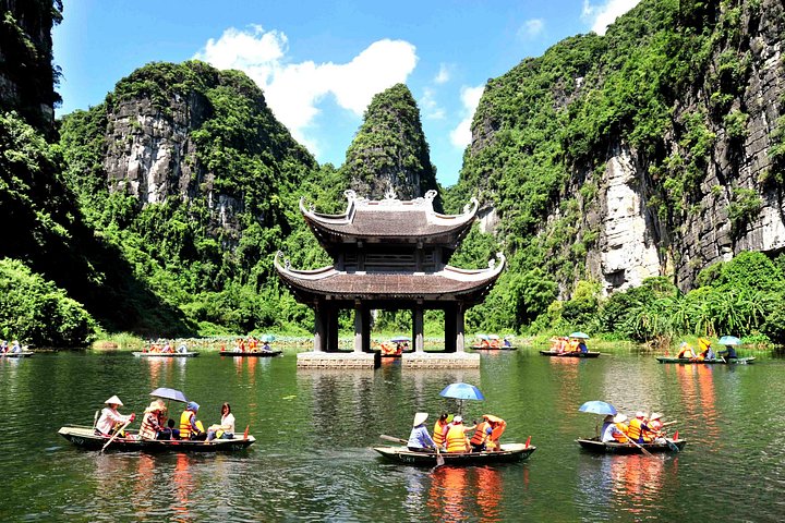 Hanoi: Ninh Binh Day Tour to Hoa Lu, Trang An & Mua Cave