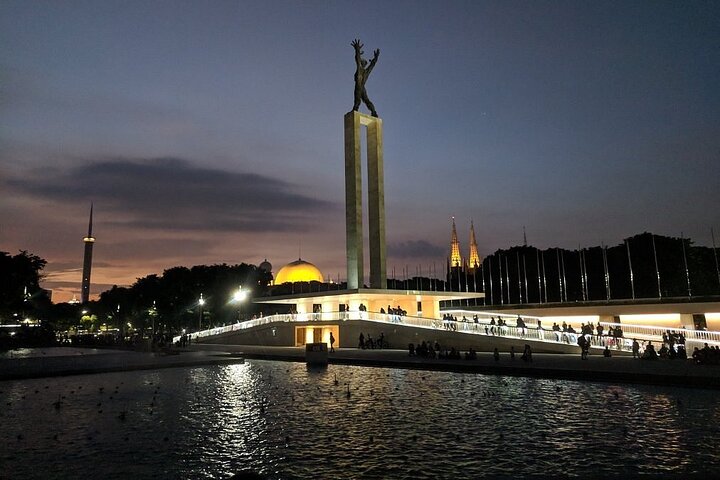 Halfday Batavia by Night with dinner at Cafe Batavia & souvenir