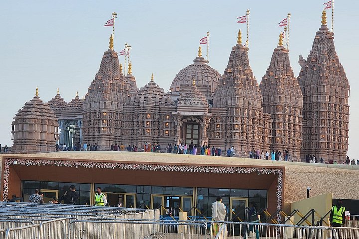 Dubai: Abu Dhabi sightseeing, BAPS Temple visit, Grand Mosque