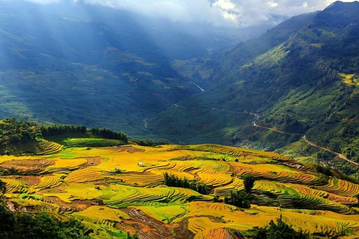 2 Days 1 Night Sapa Trekking Group Tour at Homestay
